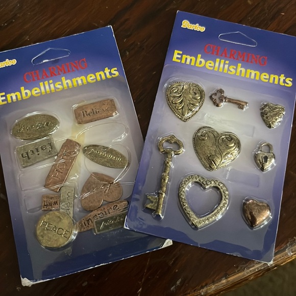 11 piece Embellishments set of 2 - Picture 1 of 1